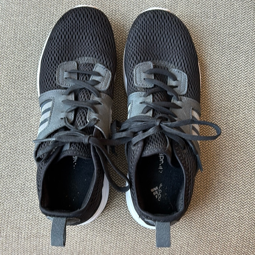 Adidas Women’s Size 7.5 Black and White Cloudfoam Tennis Shoes